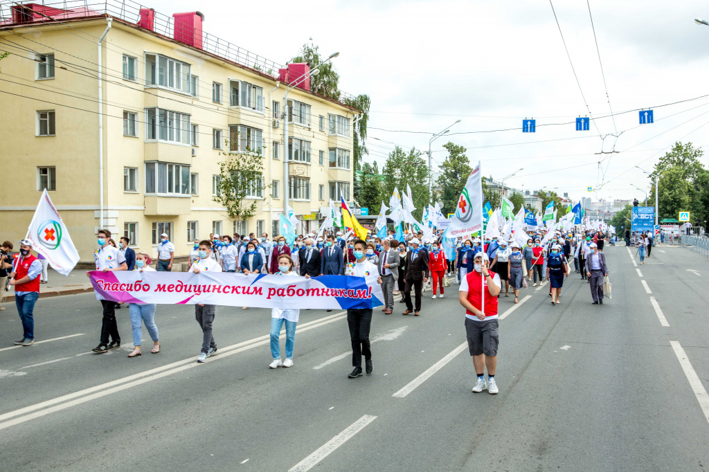 парад медиков (8).jpg