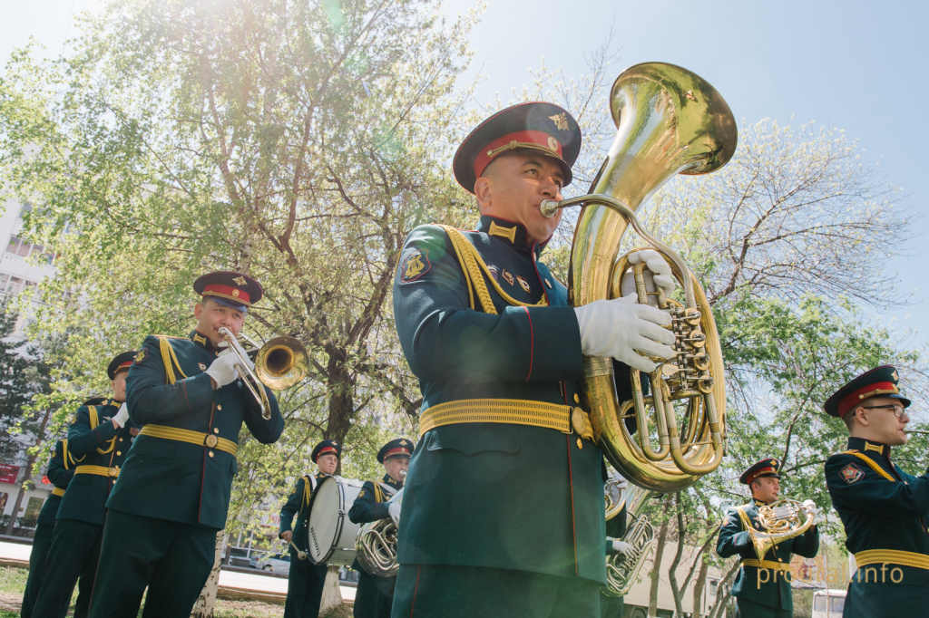 8 мая мини парад ветераны дворы поздравление коронавирус (57).jpg