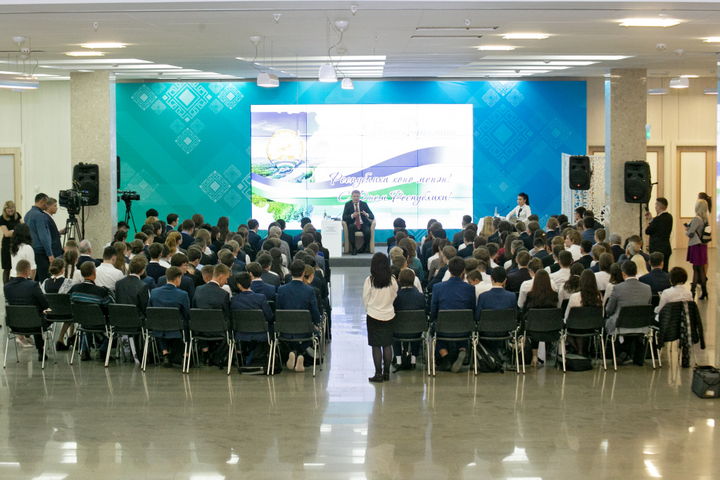 2019.10.11_Уфа_Радий Хабиров в День Республики Башкортостан_35.jpg