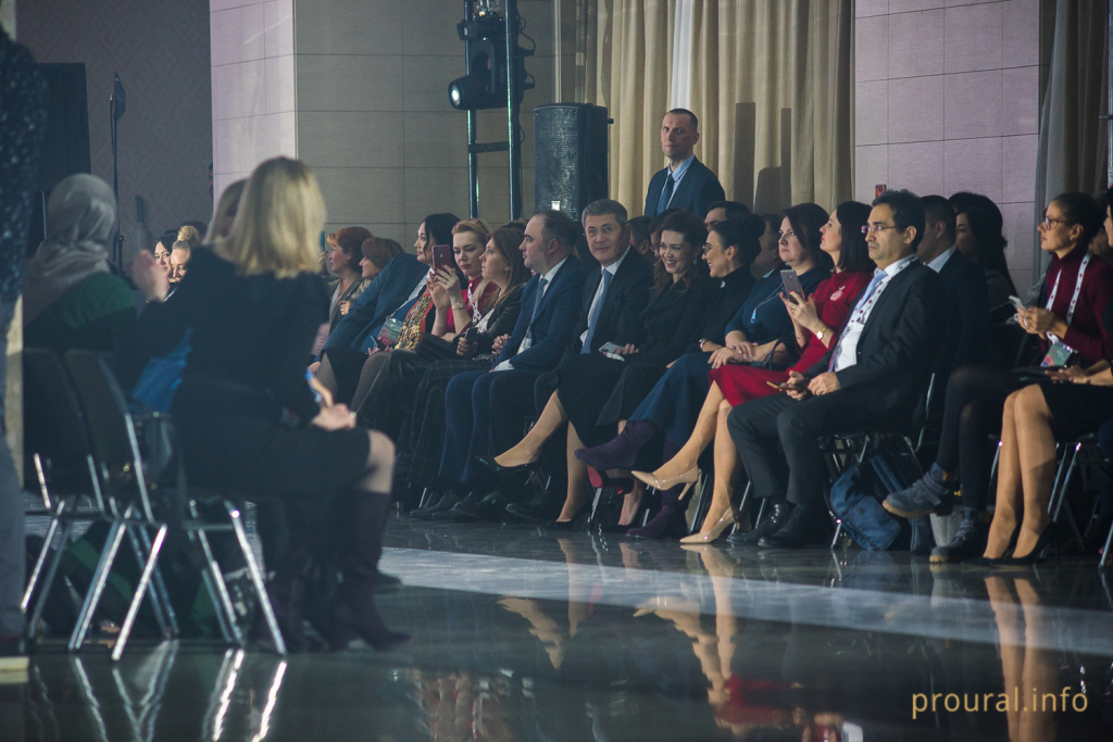 форум легкой промышленности показ мод (5).JPG