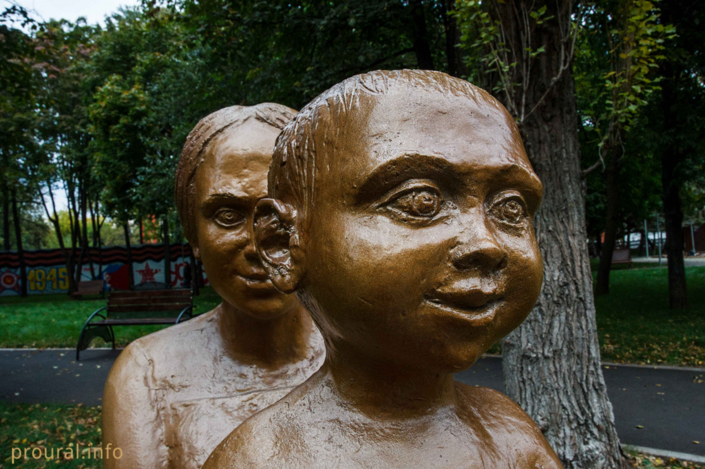 Якутова женщина с ребёнком (4).jpg