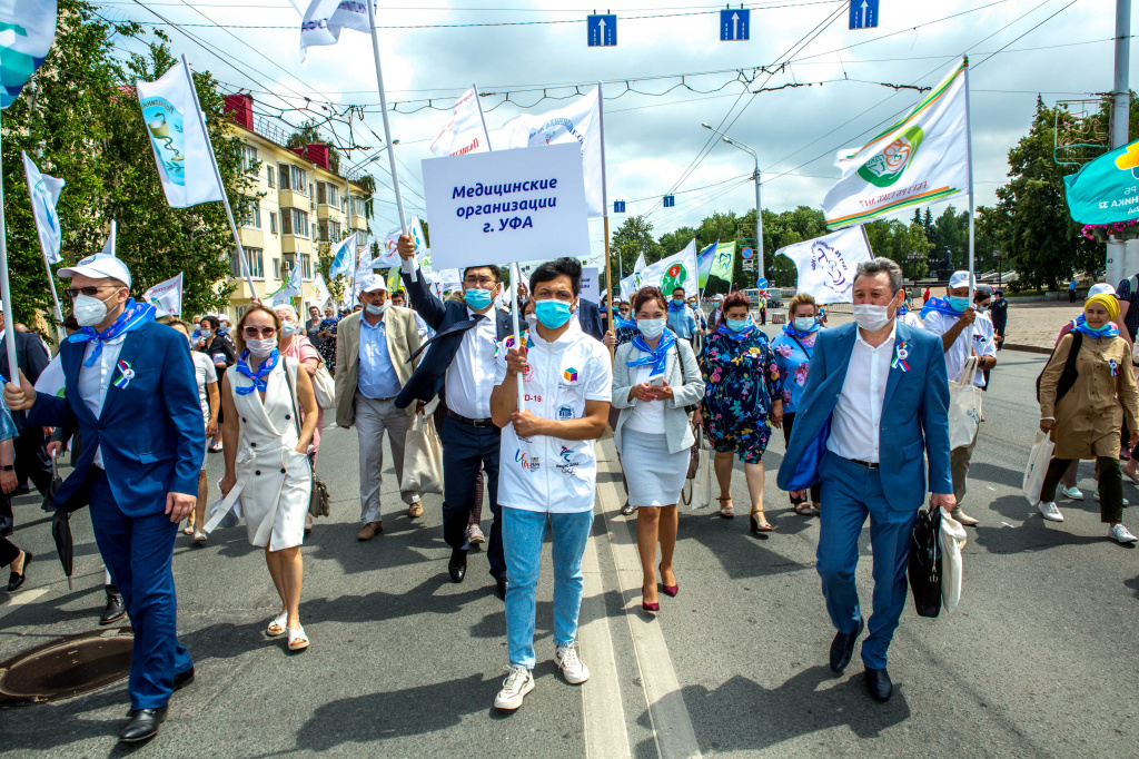 парад медиков (11).jpg