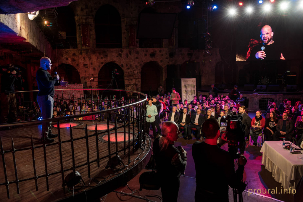 Джефф Монсон Октагон Огни Уфы Колизео Политика (19).jpg