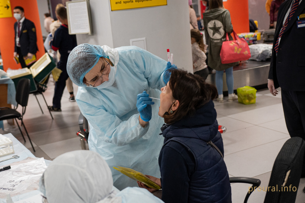 аэропорт коронавирус проверка медики (34).jpg