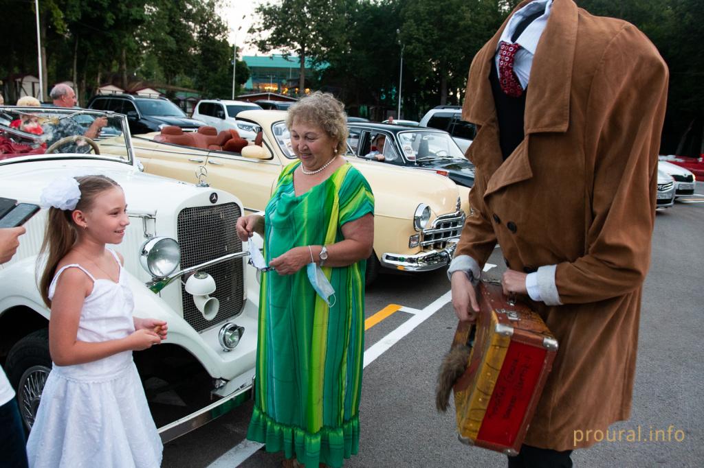 Автокинотеатр Три Шурупа кино авто уфа (4).jpg