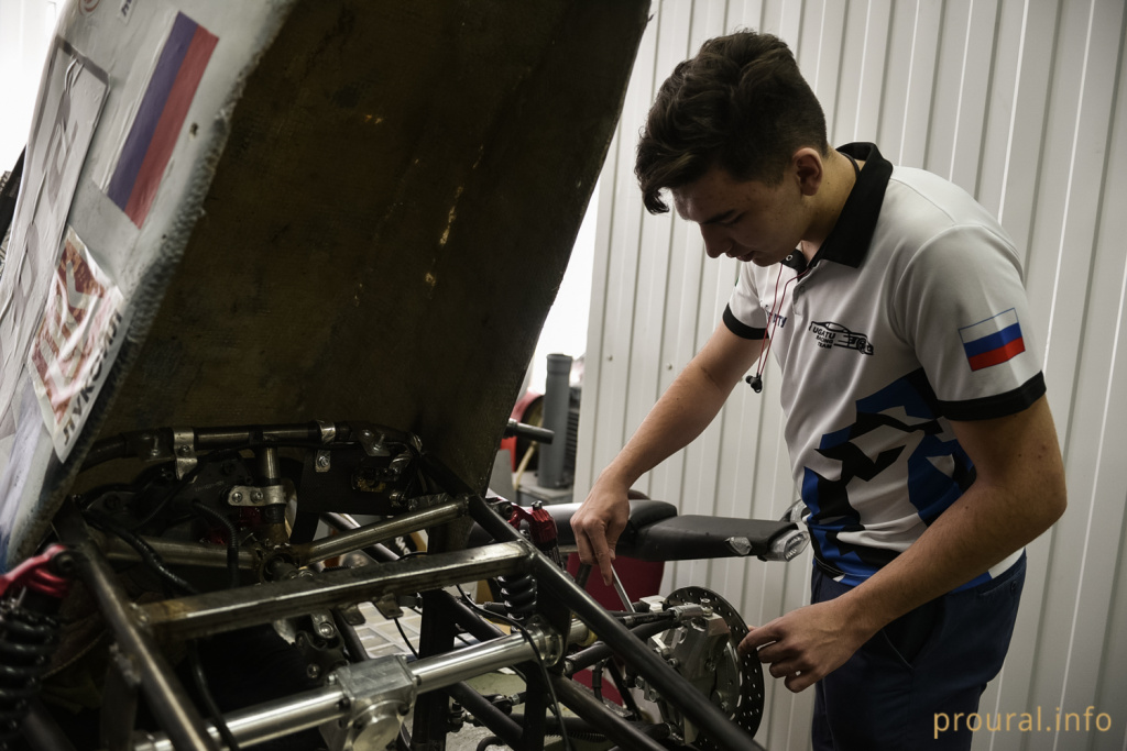 УГАТУ ФОРМУЛА СТУДЕНТ болид (17).jpg