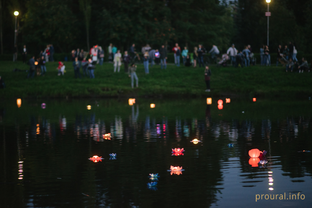 фестиваль водных фонариков (8).jpg