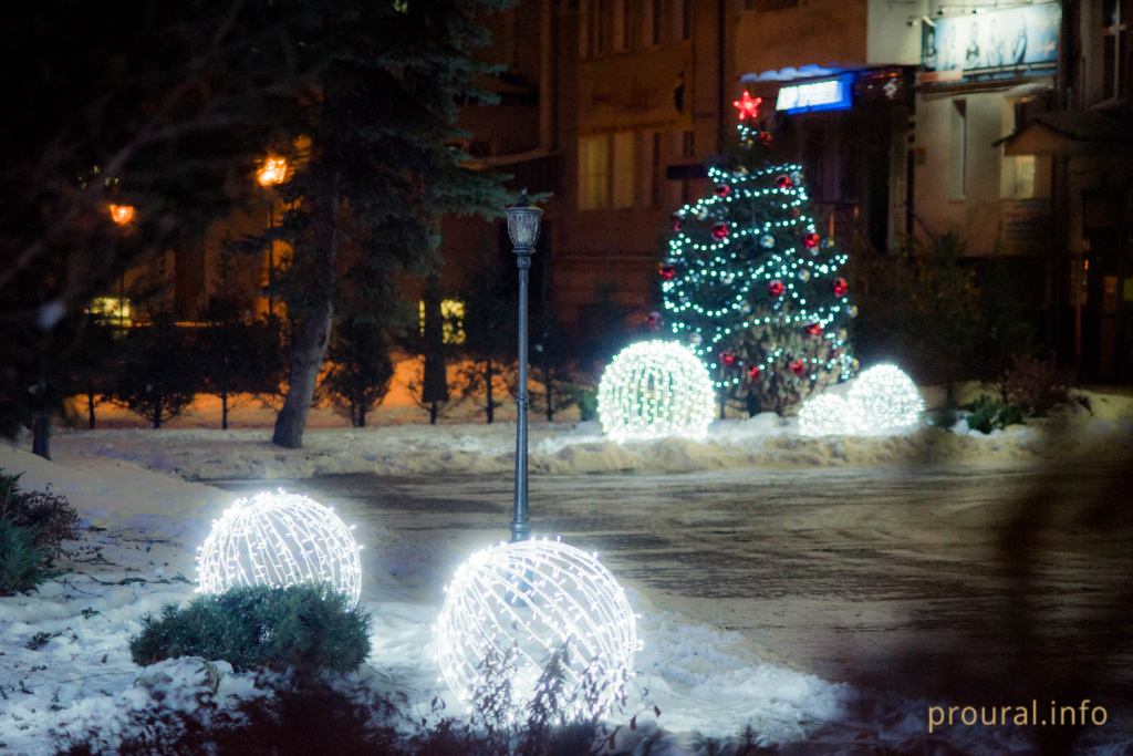 улица ленина зима гирлянды витрины (13)(1).jpg