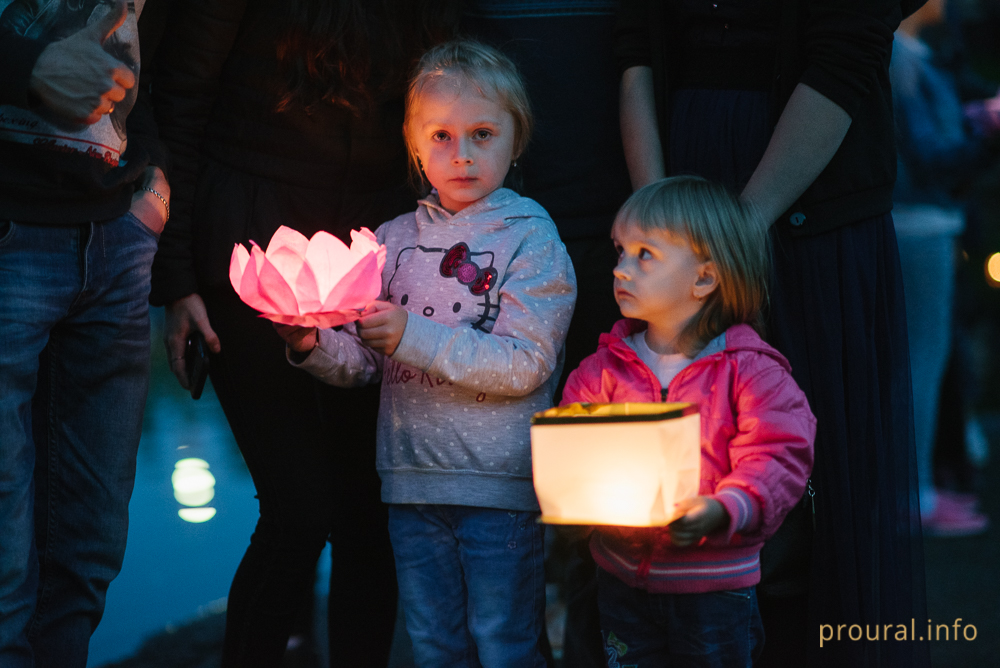 фестиваль водных фонариков (10).jpg