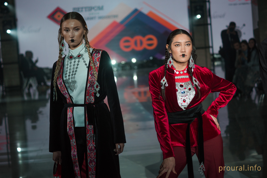 форум легкой промышленности показ мод (14).JPG